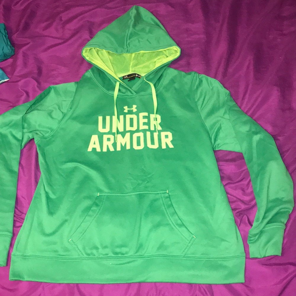 Under armour hoodie size L
